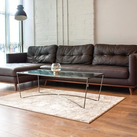 Spacious Industrial Style Apartment Лондон Екстериор снимка